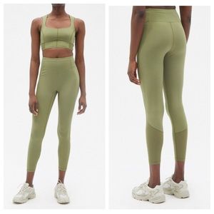 Le Ore Andria High Rise Cropped Leggings in Green